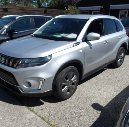 SUZUKI VITARA GRISE