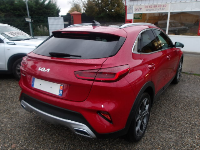 KIA XCEED HYBRIDE RECHARGEABLE ROUGE FONCE