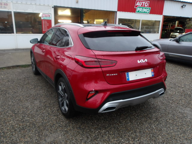 KIA XCEED HYBRIDE RECHARGEABLE ROUGE FONCE