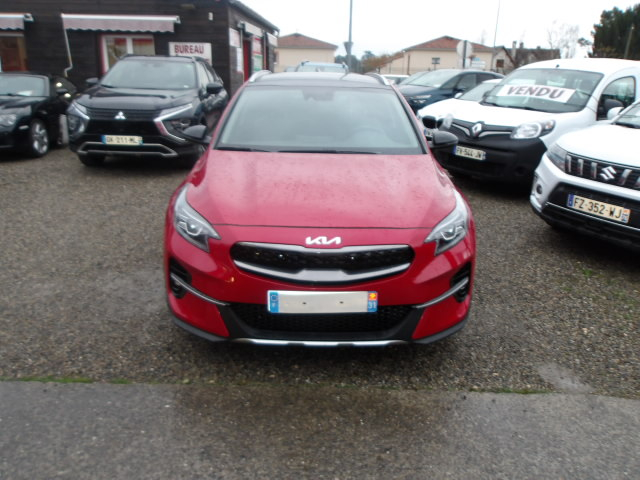 KIA XCEED HYBRIDE RECHARGEABLE ROUGE FONCE